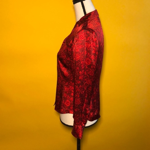 🆕 Ann Taylor LOFT red rose print silk blouse - Picture 3 of 7